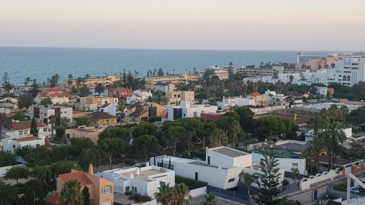 Appartamento ÁTiCO EN URBANIZACIÓN ROQUETAS DE MAR Esterno foto